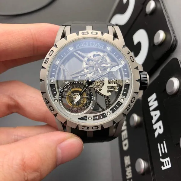 Roger-Dubuis_49_1-600×600
